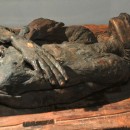 Sezione III “Volti dal passato”, dettaglio della mummia di sacerdote di età tolemaica; Museo di Antropologia, Università degli Studi di Padova