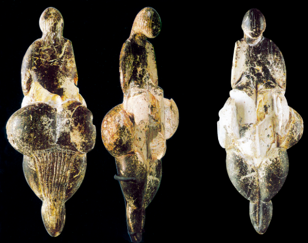 Venere di Lespugne, 30000-25000 aC Da Lespugne, Francia Zanna di mammut, altezza 14,7 cm Saint-Germain-en-Laye, Musée des Antiquités Nationales Veduta posteriore, laterale e frontale.